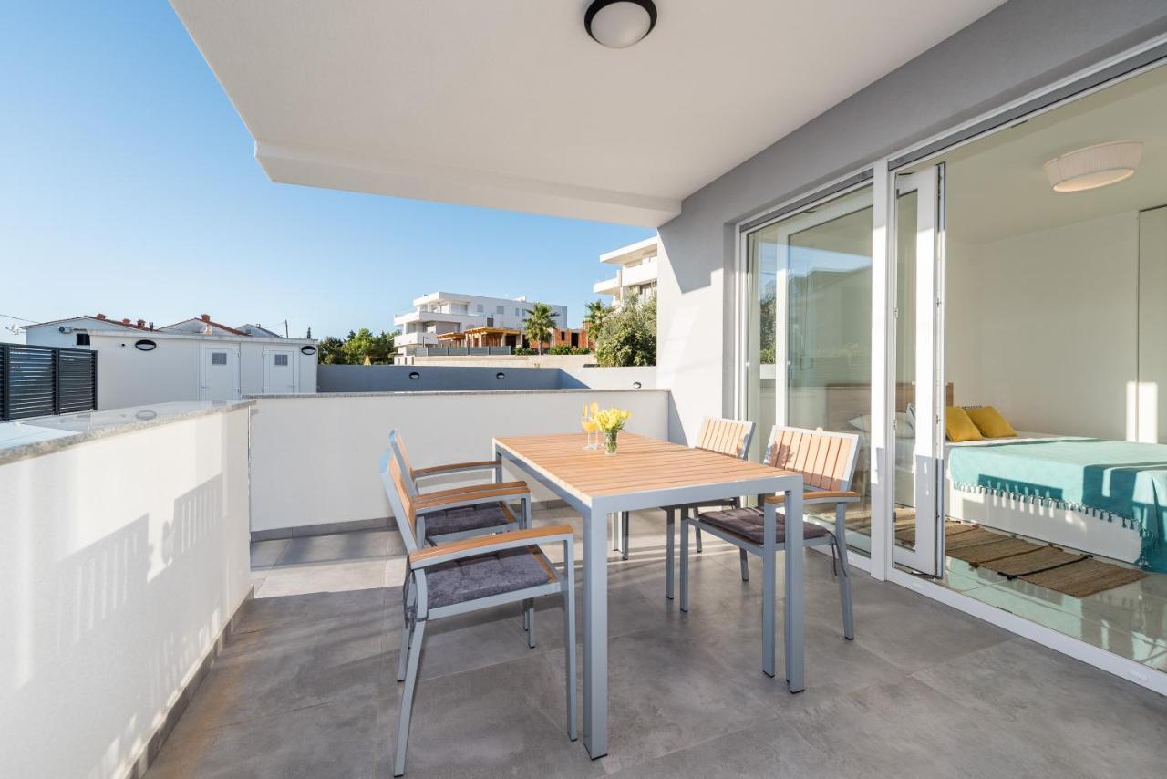 Villa Lena Luxury Apartments Novalja Exterior photo